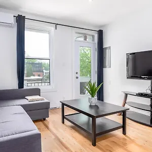 Appartement Aaa Location - Bright And Cozy, Montréal
