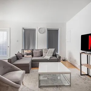 Appartement Aaa Location & Free Parking, Montréal